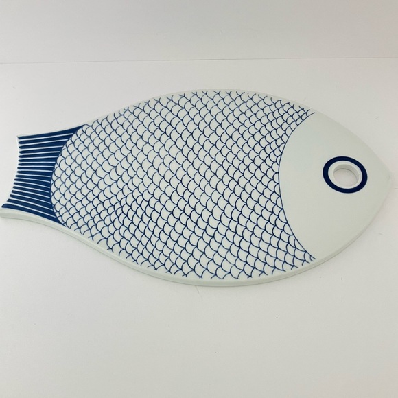 Arabia of Finland cutting board plate, fish. Design, Kaarina Aho. Year, 1950's. - Picture 8 of 10